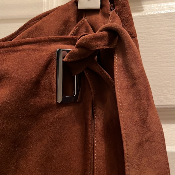 🍁🍂🍃 Suede A line skirt! Seamed detail! Excellent condition! Barely worn! - Picture 5 of 9